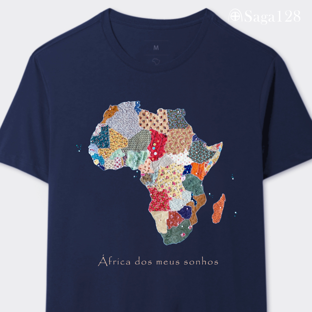 Camiseta feminina premium cristã na cor azul com estampa fotográfica de mapa da África em quilt e frase “África dos meus sonhos” - corte reto