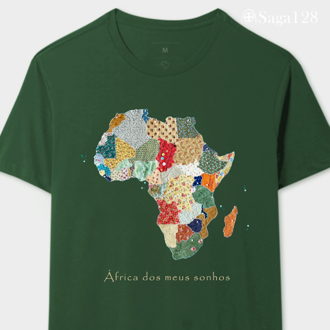 Camiseta feminina premium cristã na cor verde com estampa fotográfica de mapa da África em quilt e frase “África dos meus sonhos” - corte reto