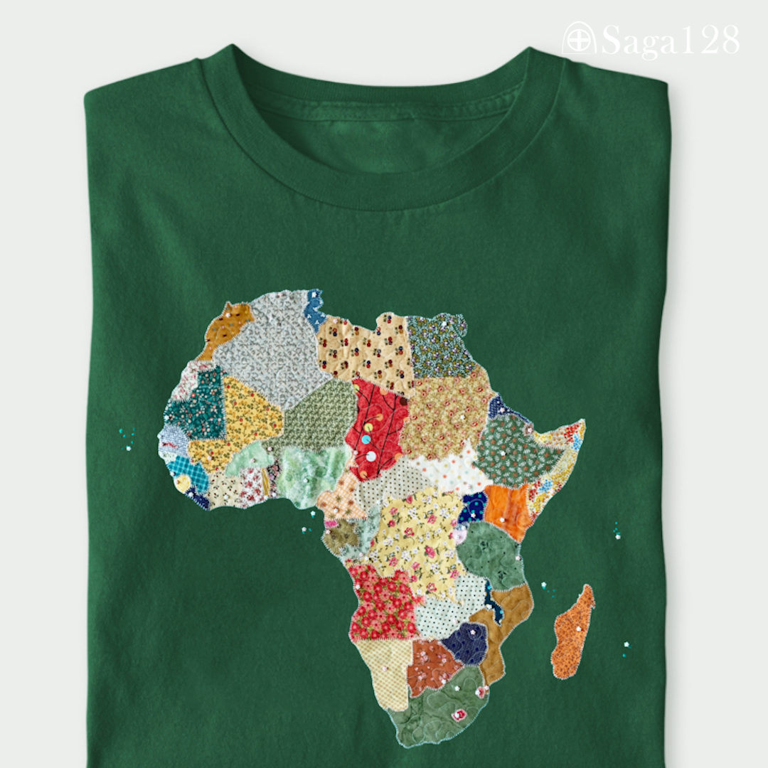 Camiseta feminina premium cristã na cor verde com estampa fotográfica de mapa da África em quilt e frase “África dos meus sonhos” - corte feminino