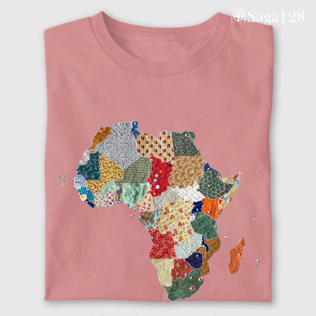 Camiseta feminina premium cristã na cor branca com estampa fotográfica de mapa da África em quilt e frase “África dos meus sonhos”