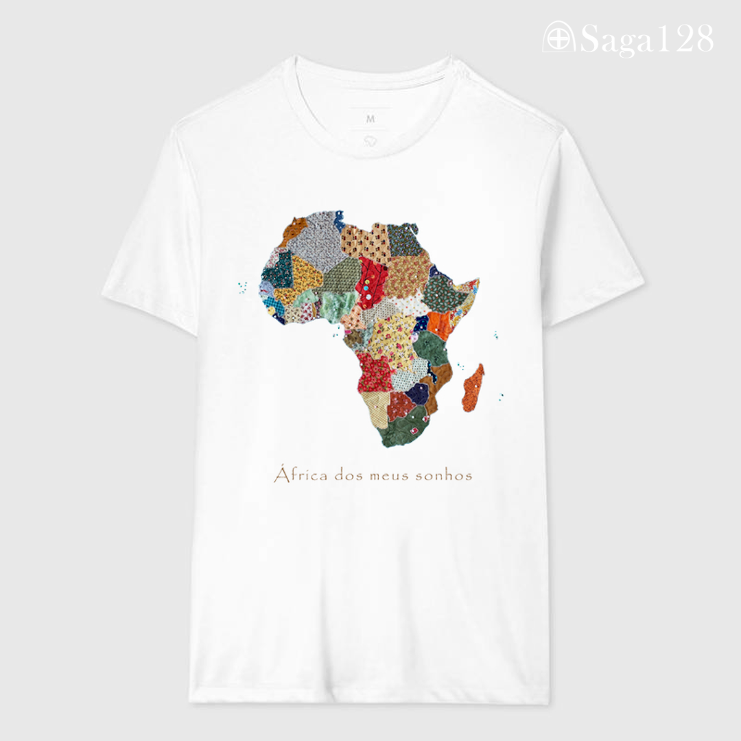 Camiseta feminina premium cristã na cor branca com estampa fotográfica de mapa da África em quilt e frase “África dos meus sonhos” - corte reto