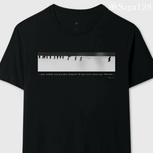 Camiseta cristã Romanos 4.12 com estampa em preto e branco sobre fé, liderança e coragem | Linha Premium