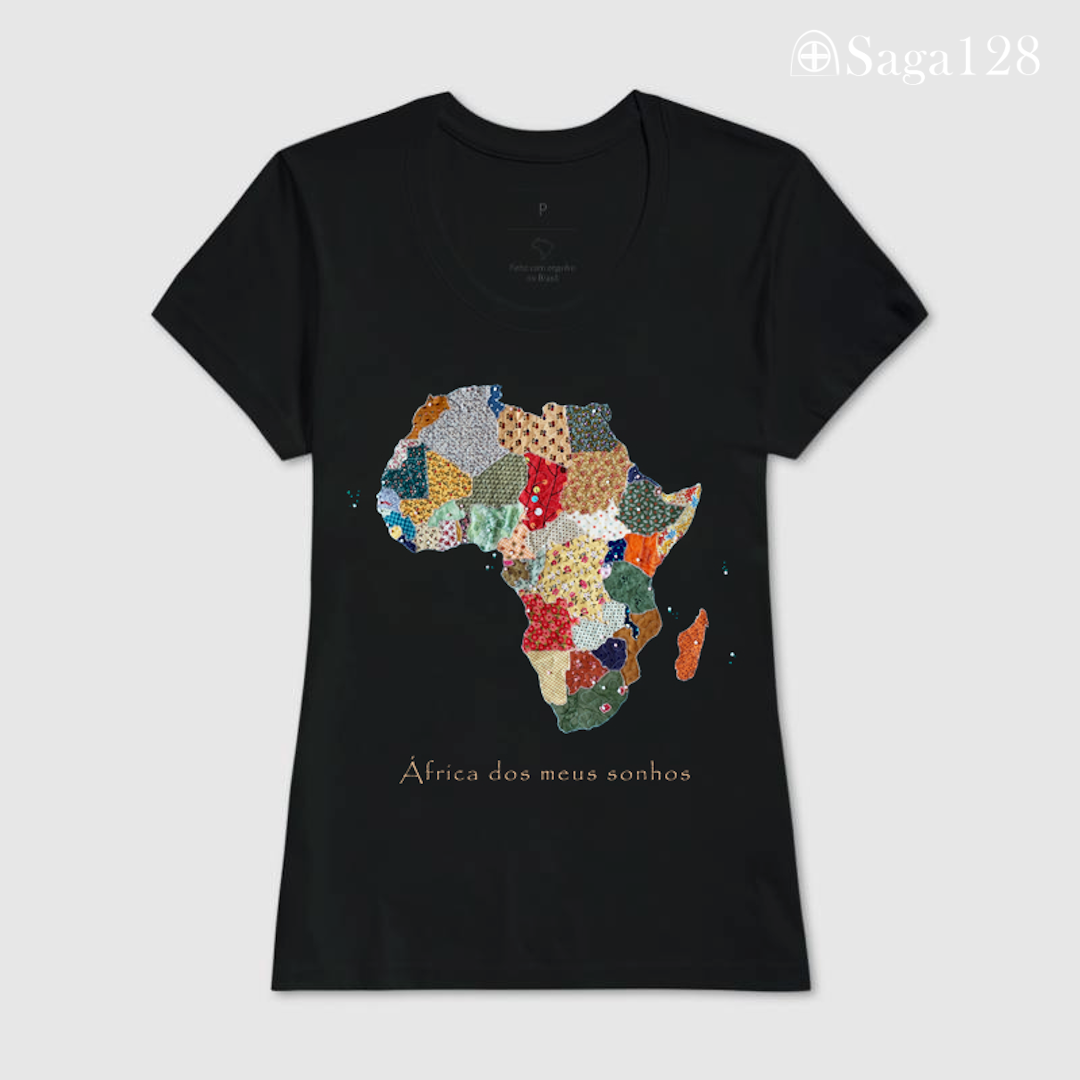 Camiseta feminina premium cristã na cor preta com estampa fotográfica de mapa da África em quilt e frase “África dos meus sonhos” - corte feminino