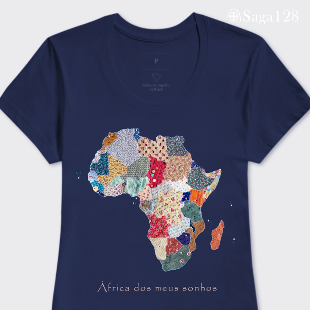 Camiseta feminina premium cristã na cor azul com estampa fotográfica de mapa da África em quilt e frase “África dos meus sonhos” - corte feminino