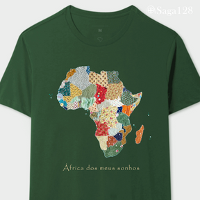 Camiseta feminina premium cristã na cor verde com estampa fotográfica de mapa da África em quilt e frase “África dos meus sonhos” - corte reto