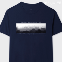 Camiseta cristã azul Atos 2.17 com estampa autoral em P&B sobre São José dos Campos | Linha Premium