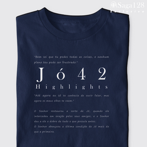 Camiseta cristã azul dobrada Jó42 Highlights com versículos bíblicos em design textual elegante – algodão peruano