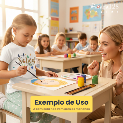 Exemplo de uso contextualizado da camiseta infantil branca 'Art School'