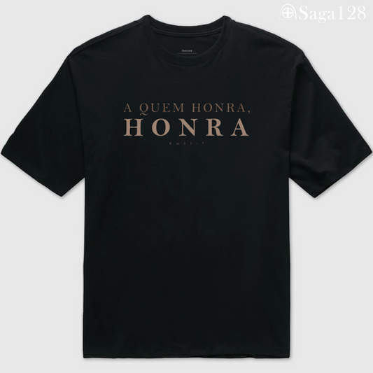 Camiseta cristã preta oversized RM13.7 com corte técnico e estampa Romanos 13.7