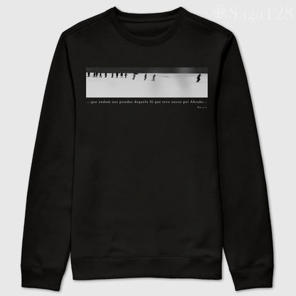 Moletom cristão preto Romanos 4.12 sem capuz com estampa em preto e branco | Interior flanelado